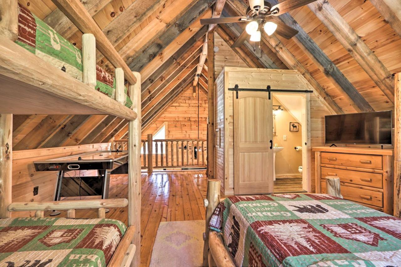 Gatlinburg Cabin With Loft And Game Room 1 Mi To Town 外观 照片