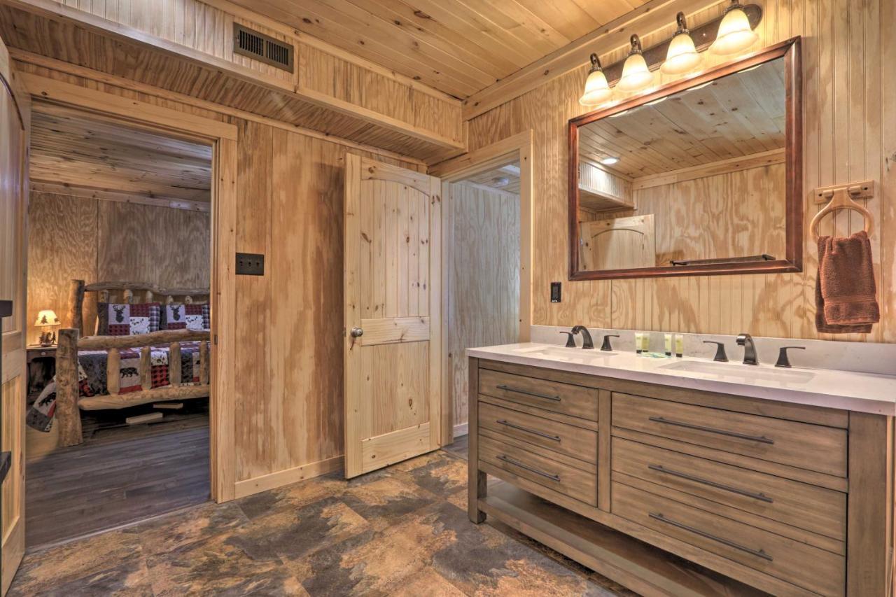 Gatlinburg Cabin With Loft And Game Room 1 Mi To Town 外观 照片