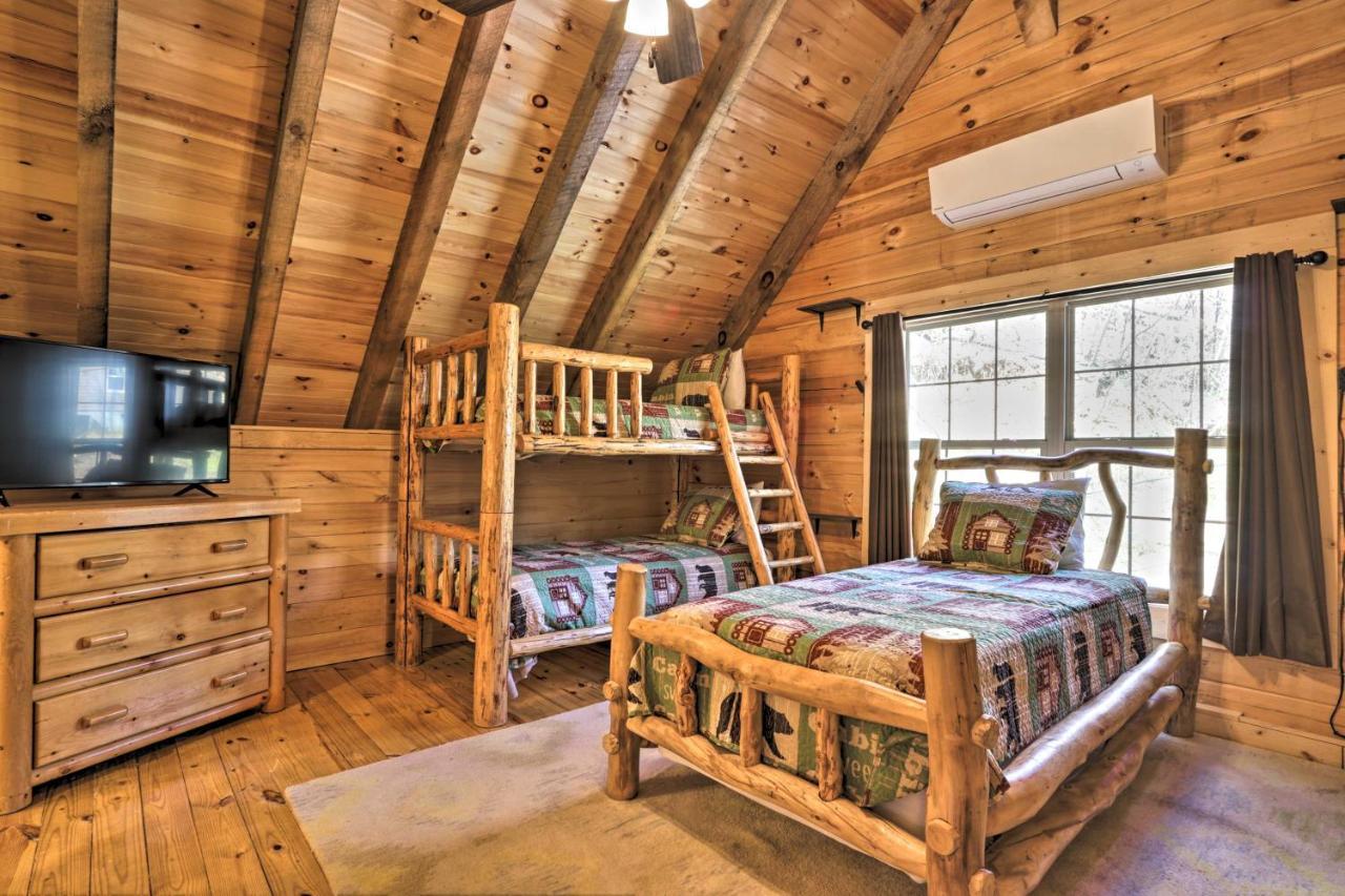 Gatlinburg Cabin With Loft And Game Room 1 Mi To Town 外观 照片