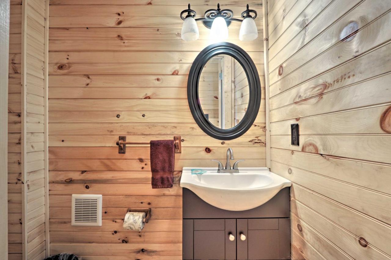 Gatlinburg Cabin With Loft And Game Room 1 Mi To Town 外观 照片